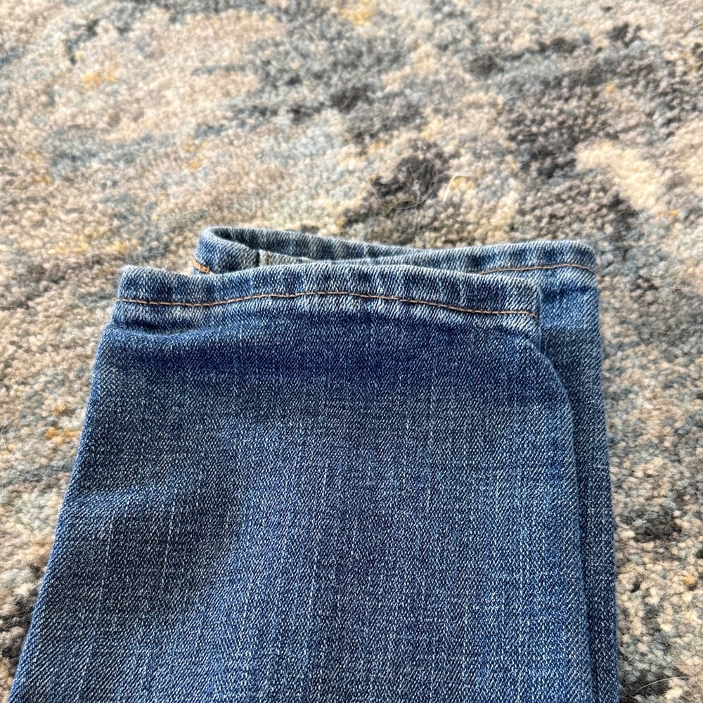 Levi's Classic Indigo Jeans - Picture 4 of 5